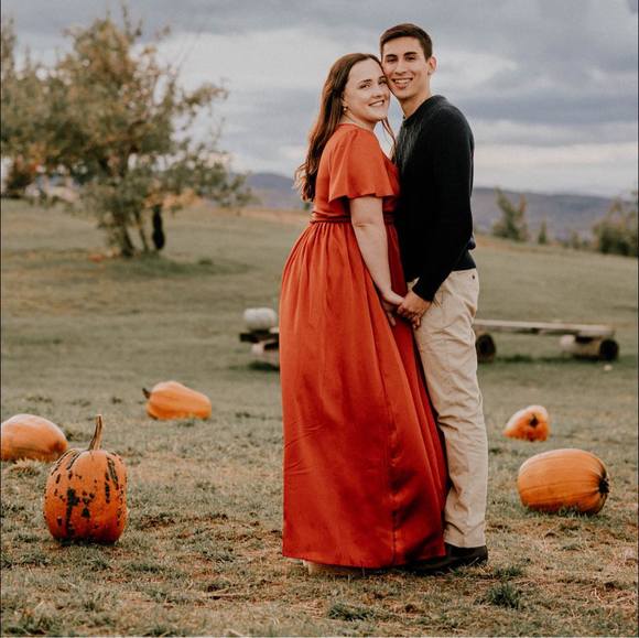 Meet your Posher, Amanda - Picture 1 of 1